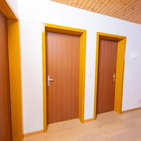 아파트 Haus Boccalino 사스그룬트
